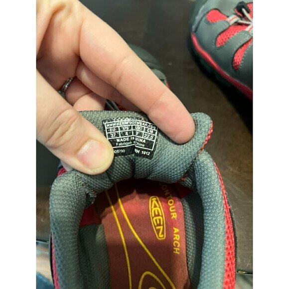Kid's Keen Footwear Size 4 Red Shoes [GREAT] - Picture 5 of 5